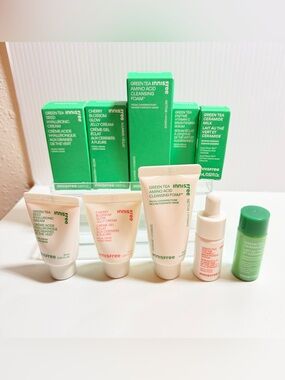 Innisfree Green Tea & Cherry Blossom Skincare Set - Green/White